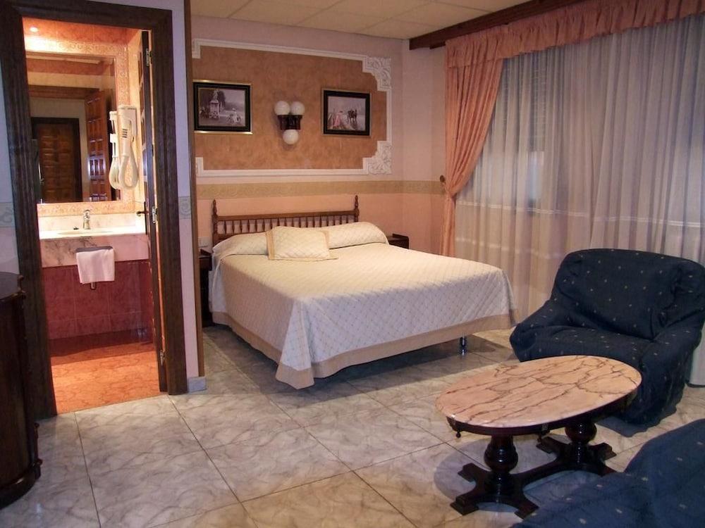 הואסקה Hotel Montearagon מראה חיצוני תמונה
