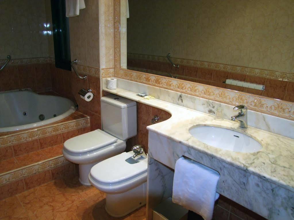 הואסקה Hotel Montearagon מראה חיצוני תמונה