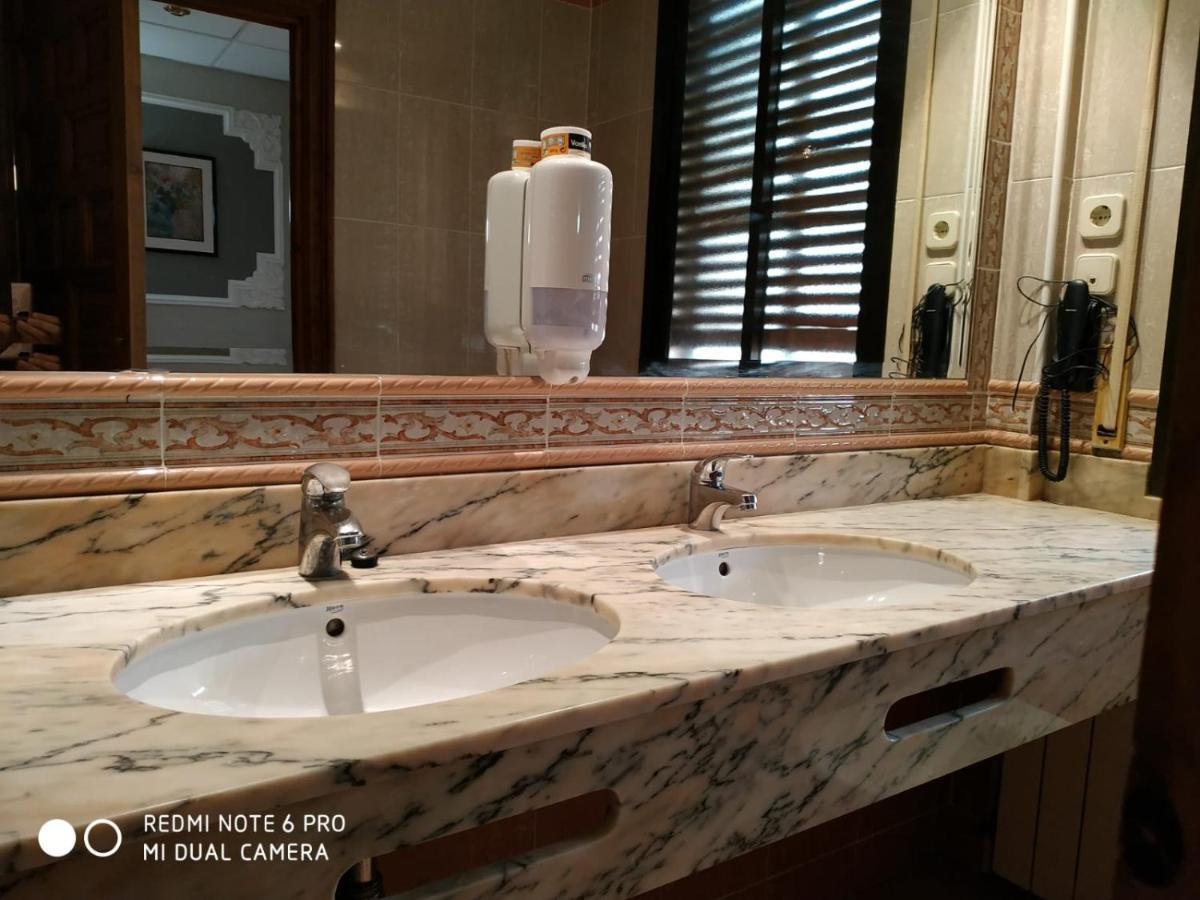 הואסקה Hotel Montearagon מראה חיצוני תמונה